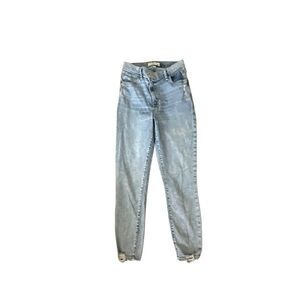 Abercrombie & Fitch Curve Love 90s Straight Jeans – Light Wash – 30 / 10